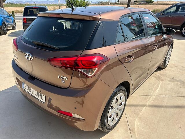 HYUNDAI I20 COMFORT 1.4 AUTO SPANISH LHD IN SPAIN 111000 MILES SUPER 2015